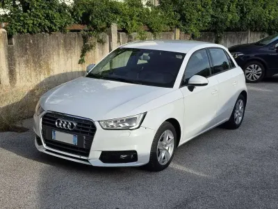 Usata Audi A1 Sportback Ambiente 116 CV (85 kW) 2015 Bianco Utilitaria