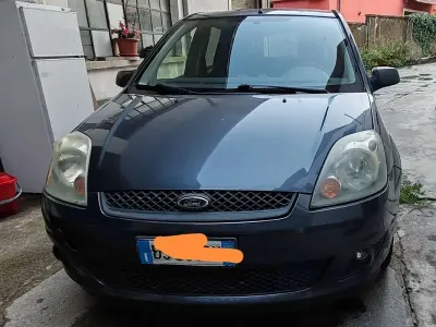 Usata Ford Fiesta Ghia 75 CV (55 kW) 2008 Utilitaria
