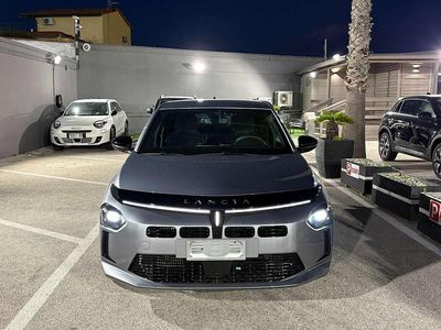 Usata Lancia Ypsilon 101 CV (74 kW) 2026 Grigio Utilitaria