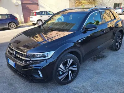 Usata VW T-Roc R-line 150 CV (110 kW) 2024 Nero SUV