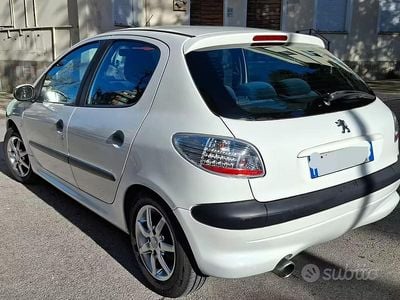 Usata Peugeot 206 68 CV (50 kW) 2003 Bianco