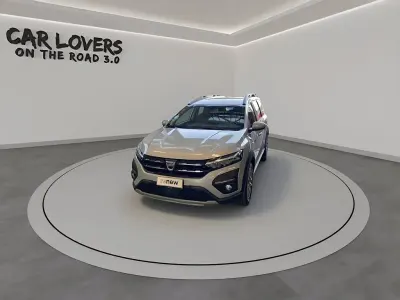 Usata Dacia Jogger Comfort 101 CV (74 kW) 2022 Grigio lunare Monovolume