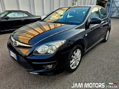 Usata Hyundai i30 Comfort 109 CV (80 kW) 2010 Nero metallizzato Utilitaria