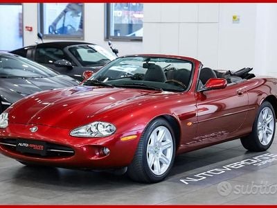 Usata Jaguar XK8 284 CV (208 kW) 1997 Carnival mc bordeaux Cabrio