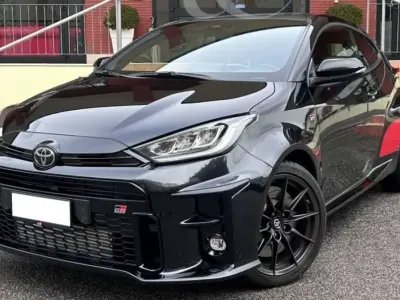 Usata Toyota Yaris 261 CV (191 kW) 2022 Nero Utilitaria
