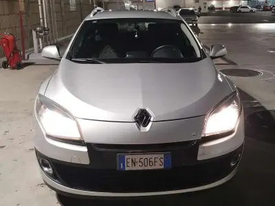 Usata Renault Mégane GrandTour 110 CV (80 kW) 2012 Argento Station wagon