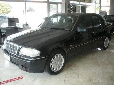 Usata Mercedes C200 192 CV (141 kW) 1998 Nero Berlina