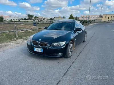 Usata BMW 330 231 CV (169 kW) 2006 Nero