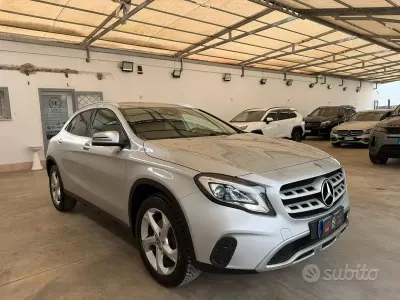 Begagnad Mercedes GLA180 109 HK (80 kW) 2017 Grå SUV