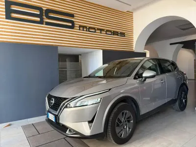Usata Nissan Qashqai Acenta 140 CV (102 kW) 2022 Grigio SUV