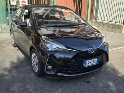 Usata Toyota Yaris Hybrid Active 73 CV (53 kW) 2018 Berlina