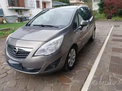 Usata Opel Meriva 120 CV (88 kW) 2013 Marrone Monovolume
