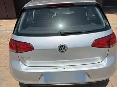 Usata VW Golf VII Highline 110 CV (80 kW) 2016 Berlina