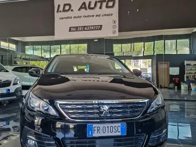Usata Peugeot 308 GT-line 131 CV (96 kW) 2018 Nero Berlina