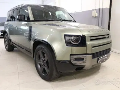 Usata Land Rover Defender SE Dynamic 249 CV (183 kW) 2023 Grey metallic SUV