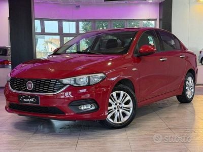 Usata Fiat Tipo Lounge 95 CV (69 kW) 2016 Rosso Berlina