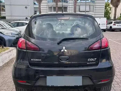 Usata Mitsubishi Colt 75 CV (55 kW) 2009 Nero Utilitaria