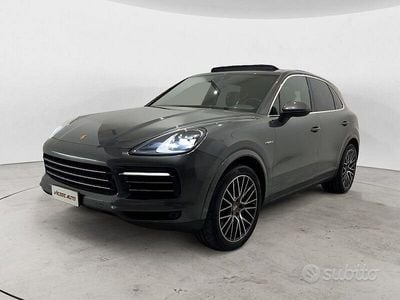 Usata Porsche Cayenne 462 CV (339 kW) 2019 Grigio SUV