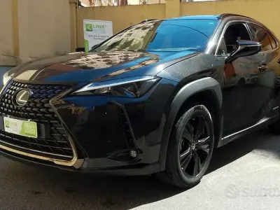 Usata Lexus UX 152 CV (111 kW) 2021 Nero SUV