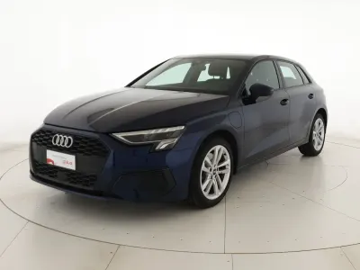 Usata Audi A3 Business 204 CV (150 kW) 2022 Blu navarra metallizzato Berlina