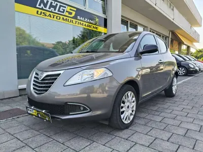 Usata Lancia Ypsilon Gold 69 CV (50 kW) 2014 Grigio Utilitaria