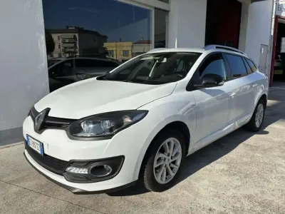 Usata Renault Mégane GrandTour LIMITED 110 CV (80 kW) 2015 Bianco Station wagon