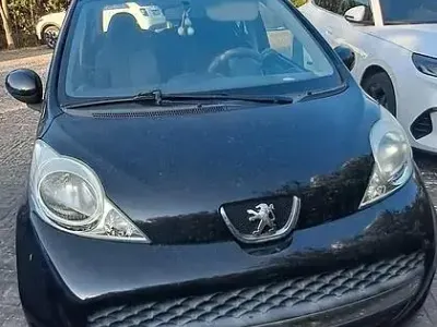Usata Peugeot 107 68 CV (50 kW) 2011 Nero Utilitaria