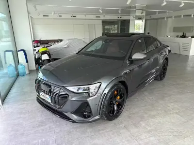 Usata Audi e-tron Sport 369 kW (503 CV) 2021 Grigio SUV