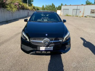 Usata Mercedes A180 Premium 109 CV (80 kW) 2016 Nero Utilitaria