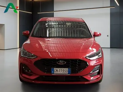 Usata Ford Focus ST-Line 125 CV (91 kW) 2023 Fantastic red (metallizzato) Berlina