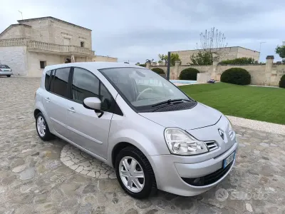 Usata Renault Modus Dynamique 101 CV (74 kW) 2008 Grigio Monovolume