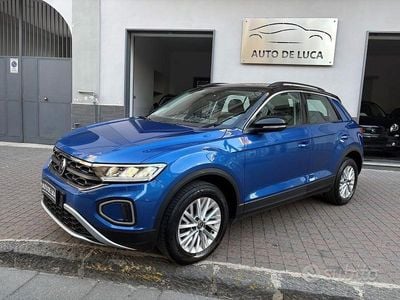Usata VW T-Roc Life 110 CV (80 kW) 2023 Blu SUV