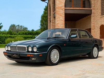 Usata Jaguar XJ6 211 CV (155 kW) 1995 Verde Berlina