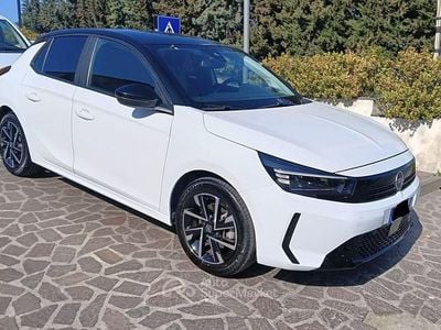 Usata Opel Corsa Edition 101 CV (74 kW) 2023 Bianco Utilitaria