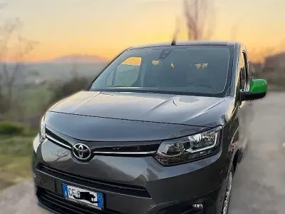 Usata Toyota Proace Verso City 100 CV (73 kW) 2022 Grigio Station wagon