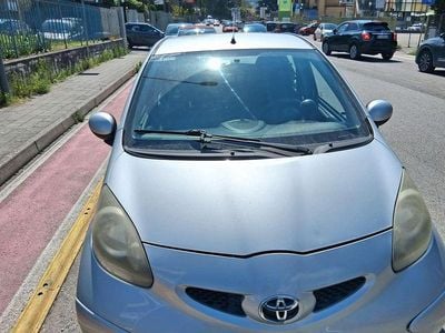Gebraucht Toyota Aygo Sol 54 PS (39 kW) 2007 Silber Kleinwagen