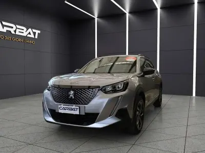 Usata Peugeot 2008 GT-line 131 CV (96 kW) 2023 Grigio SUV