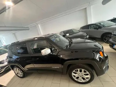 Usado Jeep Renegade Limited 120 CV (88 kW) 2018 Negro SUV