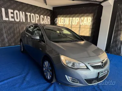 Usata Opel Astra Cosmo 125 CV (91 kW) 2010 Grigio Berlina