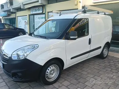 Usata Opel Combo S 105 CV (77 kW) 2018 Bianco Monovolume