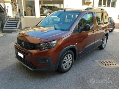 Usata Peugeot Rifter GT-line 131 CV (96 kW) 2019 Marrone Monovolume