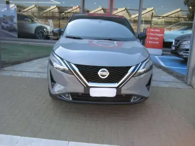 Usata Nissan Qashqai Tekna 140 CV (102 kW) 2022 Ceramic grey/black SUV