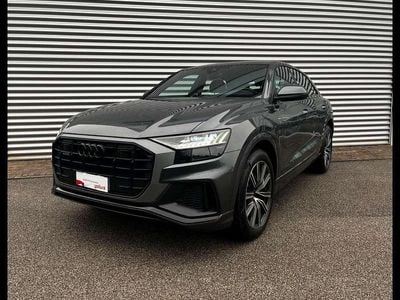 Usata Audi Q8 Sport 286 CV (210 kW) 2022 Grigio daytona perlato SUV