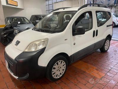 Usata Peugeot Bipper Outdoor 75 CV (55 kW) 2011 Bianco Monovolume