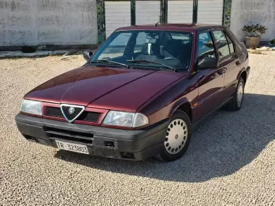 Usado Alfa Romeo 33 88 CV (64 kW) 1994 Rojo Berlina
