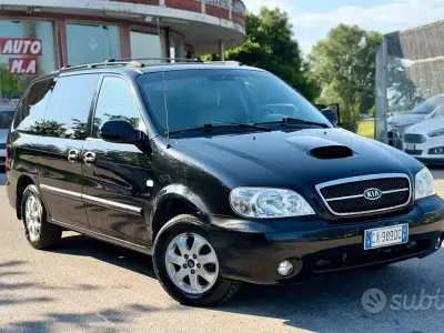 Usata Kia Carnival 145 CV (106 kW) 2005 Nero Monovolume