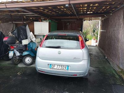 Usata Fiat Grande Punto Emotion 90 CV (66 kW) 2006 Grigio Utilitaria