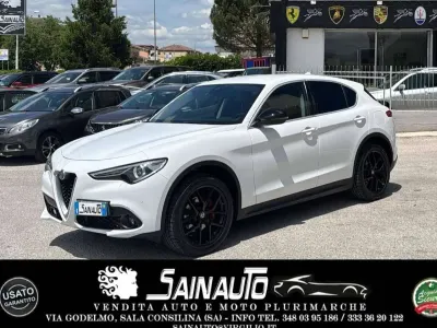 Usata Alfa Romeo Stelvio Executive 209 CV (153 kW) 2019 Bianco SUV