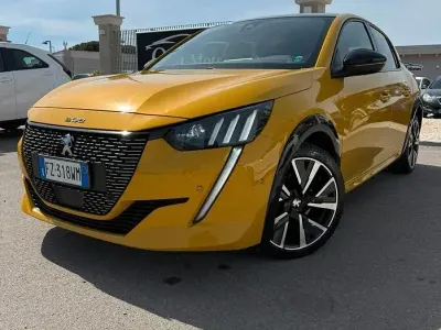 Usata Peugeot 208 GT-line 102 CV (75 kW) 2020 Giallo Utilitaria