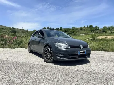 Usata VW Golf VII 90 CV (66 kW) 2015 Grigio Utilitaria